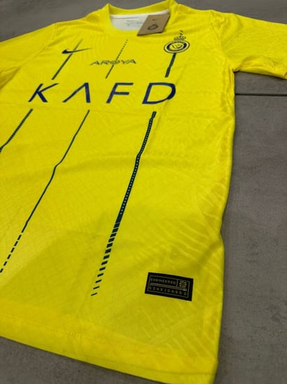 تيشيرت النصر الأساسي 2023 (فئة اللاعبين)