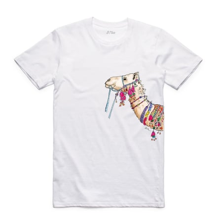 تيشيرت بتصميم جمل بزينة عربية - 1333