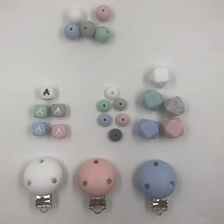 تعليقه مصاصه سلكون بالاسم