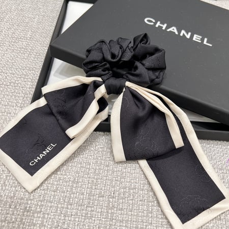 CHANEL SCARF