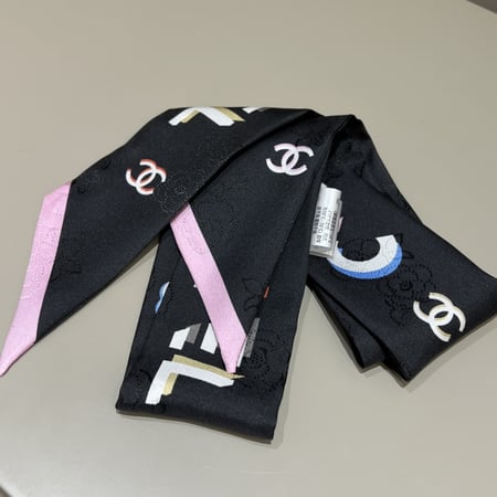 CHANEL SCARF