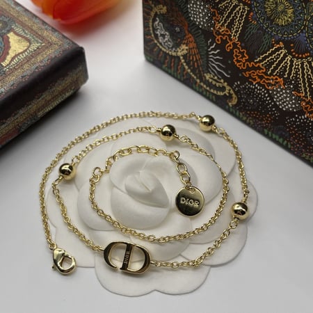 سلسال ديور مطلي ذهب