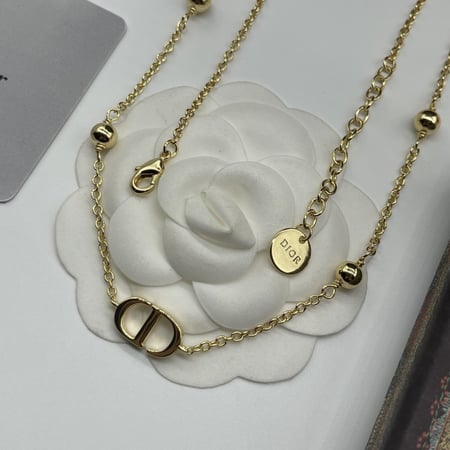 سلسال ديور مطلي ذهب