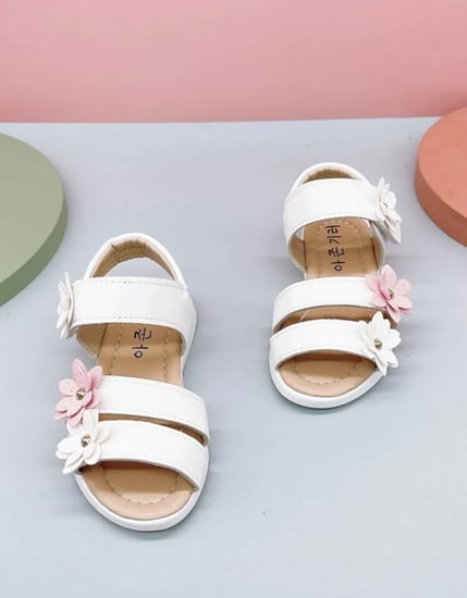 صندل بناتي بحزام