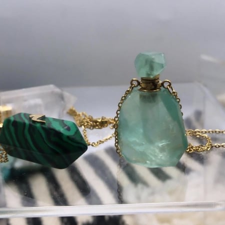 قنينة الفلورايت الأخضر