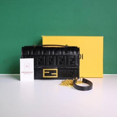 شنطة فندي كروس F112