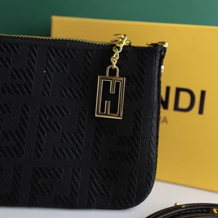 شنطة فندي باجيت F119