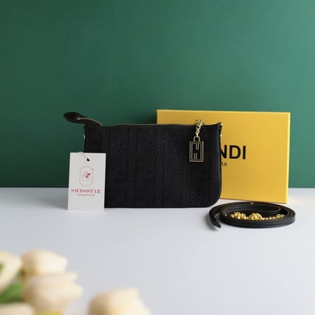 شنطة فندي باجيت F119
