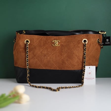 شنطة شانيل سمول هوبو C147