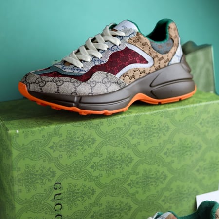 شوز قوتشي GU9