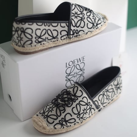 شوزات لويفي LOE10