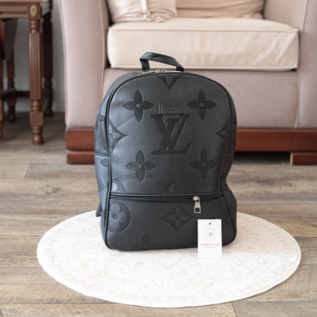 شنطة ضهر لويس فيتون LF175