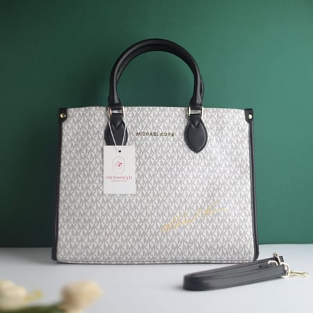 شنطة مايكل كورس M120