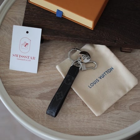 ميداليات لويس فيتون LF104