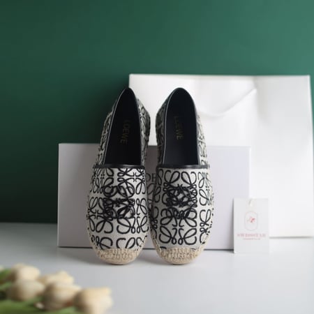 شوزات لويفي LOE10