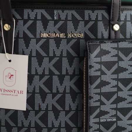 شنطة مايكل كورس M115