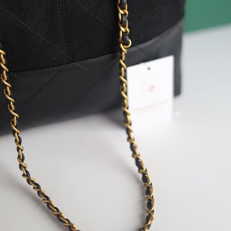 شنطة شانيل ماكسي هوبو c146