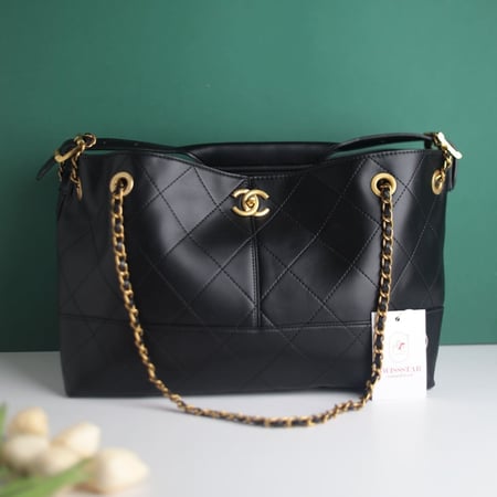 شنطة شانيل سمول هوبو C147