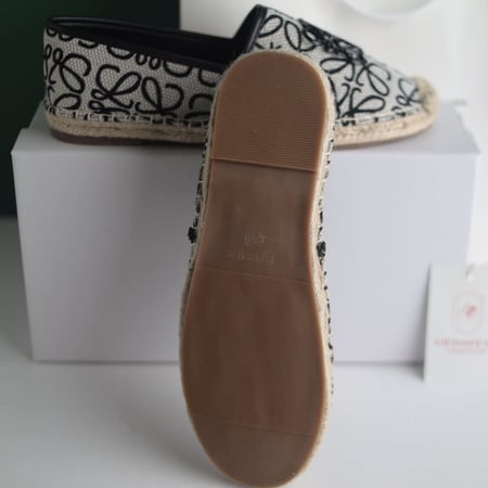 شوزات لويفي LOE10