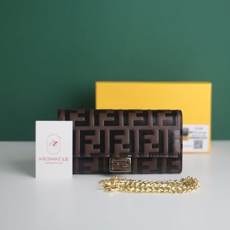 شنطة فندي باجيت F133