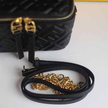 شنطة فندي نسائي F115