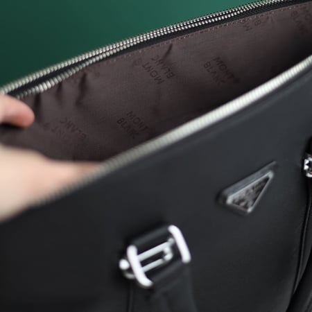 شنطة برادا لابتوب  B110