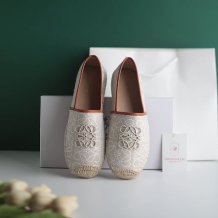 شوزات لويفي LOE10