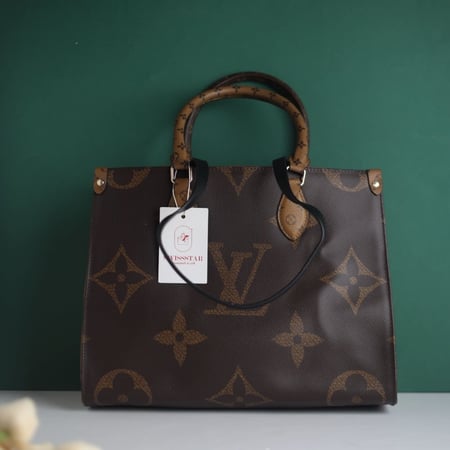 شنطة لويس فيتون أون ذا جو وسط LF121