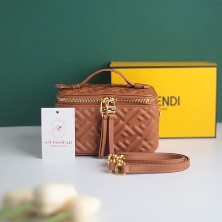 شنطة فندي نسائي F115