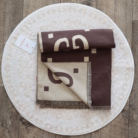 شال قوتشي - GG