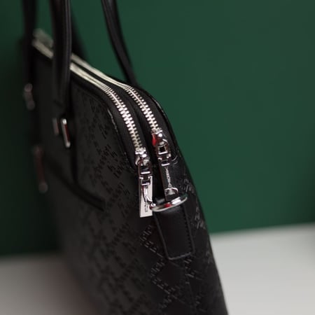 شنطة فيرزاتشي لابتوب  VR1