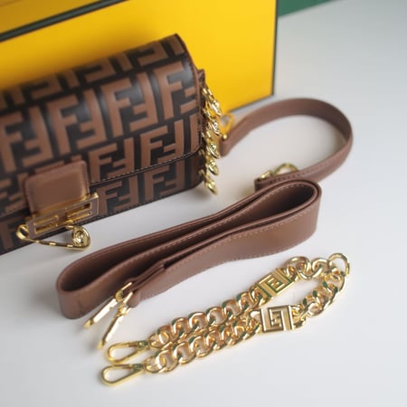 شنطة فندي دايموند F114