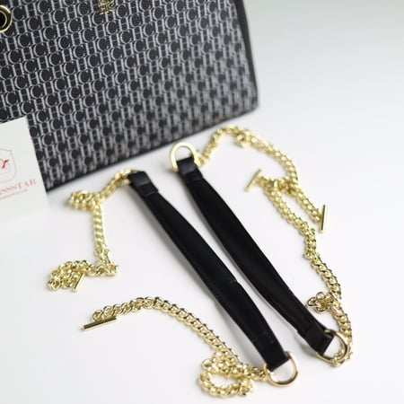 شنط سي اتش سلسال CH106