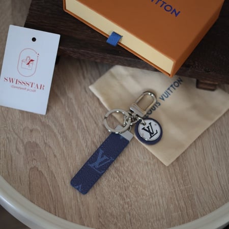 ميداليات لويس فيتون LF104