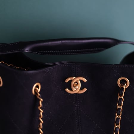 شنطة شانيل ماكسي هوبو c146