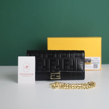 شنطة فندي باجيت F133