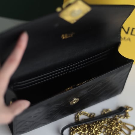 شنطة فندي نسائي F111