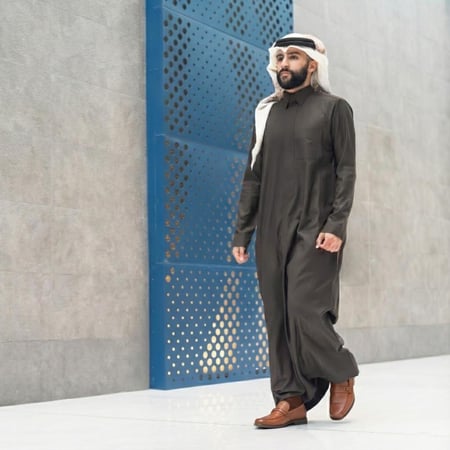 حذاء (CLASSIC) Dress جلد بقر طبيعي باللون الجملي