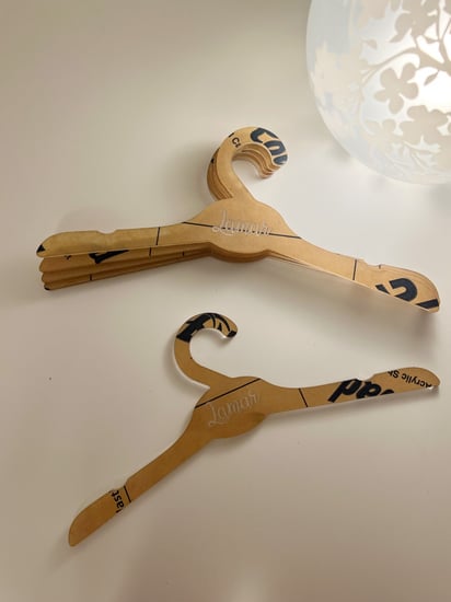 علاقات ملابس اطفال