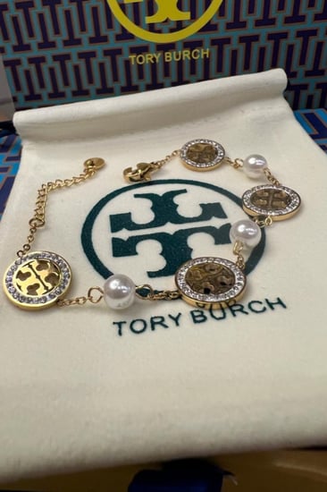 سوارة من ماركة توري بورش