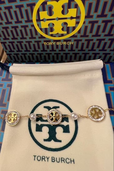 سوارة من ماركة توري بورش