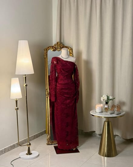 5600 -فستان دانتيل فاخر