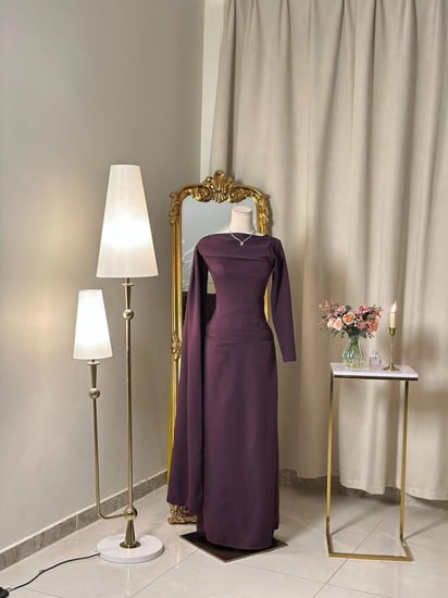 6396-  فستان أنيق بلون موفي مع شال طويل