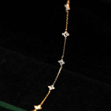 اسوارة فان كليف ذهبي