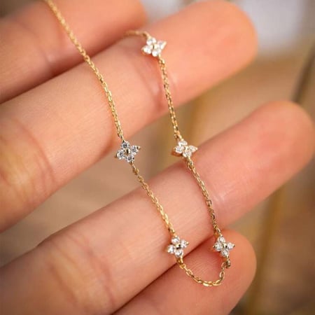 اسوارة فان كليف ذهبي