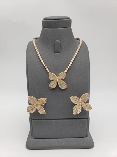 طقم سلسال وحلق زركون بتصميم عصري