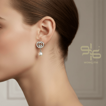 حلق قوتشي باللؤلؤ - فضي - مستوحى