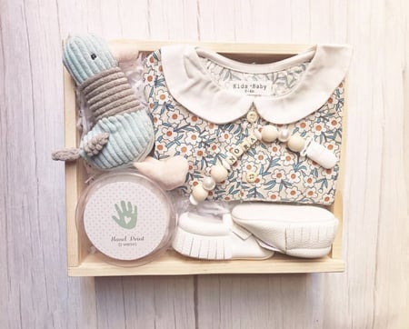 صندوق هدايا مواليد بنات