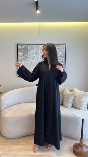 عباية كتان سادة باكمام كسرات