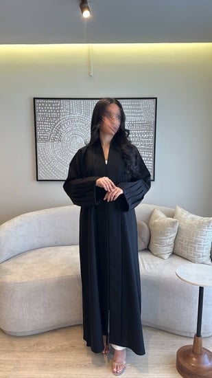 عباية كتان سادة باكمام كسرات